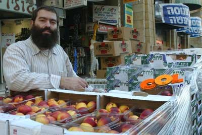 מתנות לאביונים – לא רק בפורים