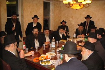 קראון הייטס: יום הולדת 70 למרא-דאתרא