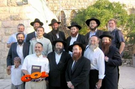 חברון: סיום מסכת על קבר הרבנית נ