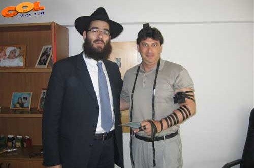קפריסין: שליח חב