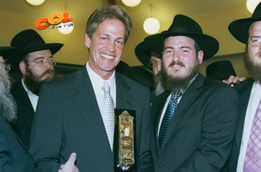 ערב הצדעה לסנטור שנרתם להשבת ספריית שניאורסון