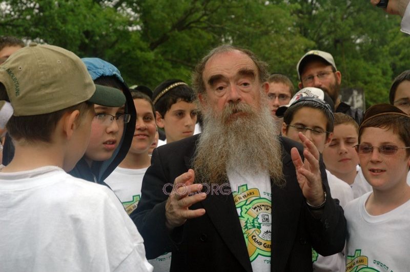 השיר שנכתב על ביקורי הרבי בקעמפ