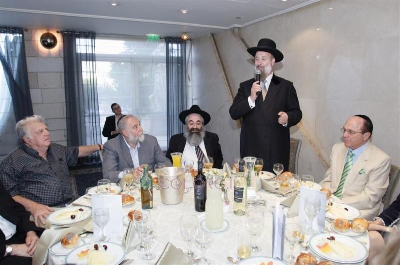 הידידים הפתיעו את הנגיד בהתוועדות
