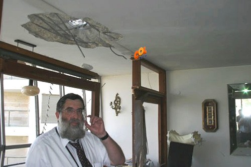 קטיושה פגעה בביתו הוריו של שליח חב