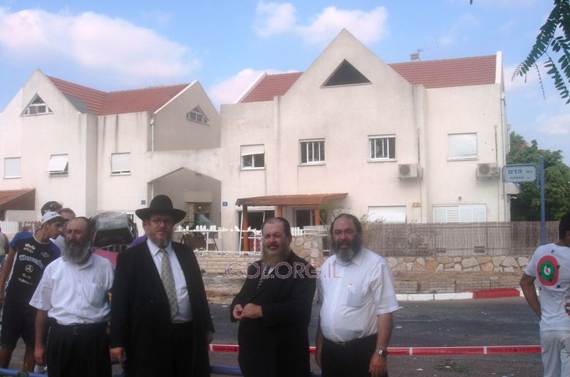 עכו: פגיעות ישירות, משפחה חב