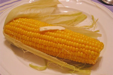 יש להימנע מאכילת קלחי תירס 