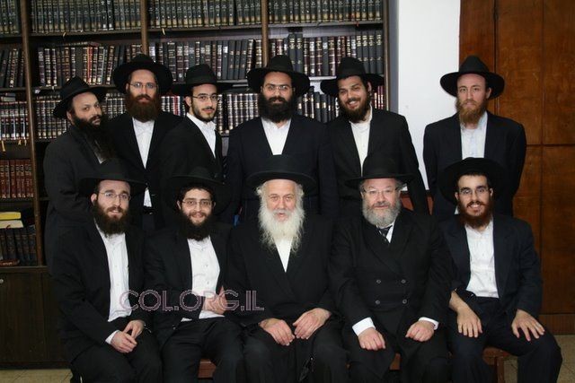 הרב ירוסלבסקי בחן את תלמידי ישיבת 'חזון אליהו' הרב ירוסלבסקי בחן את תלמידי ישיבת 'חזון אליהו'