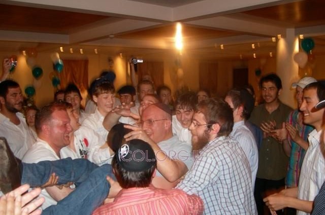 שמחה בקהילה במוסקבה: תאומים אחרי 14 שנות נישואין שמחה בקהילה במוסקבה: תאומים אחרי 14 שנות נישואין