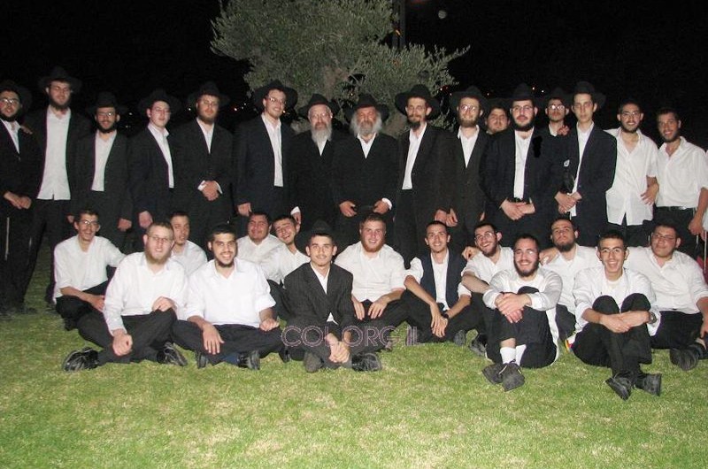 תלמידי 'תורת-אמת' שבתו באלון מורה  