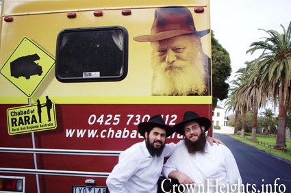 מסע של 10 אלף קילומטר להפצת יהדות באוסטרליה