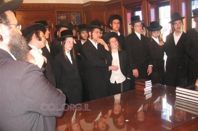 בחורי ישיבות ביקרו והתפללו ב-770