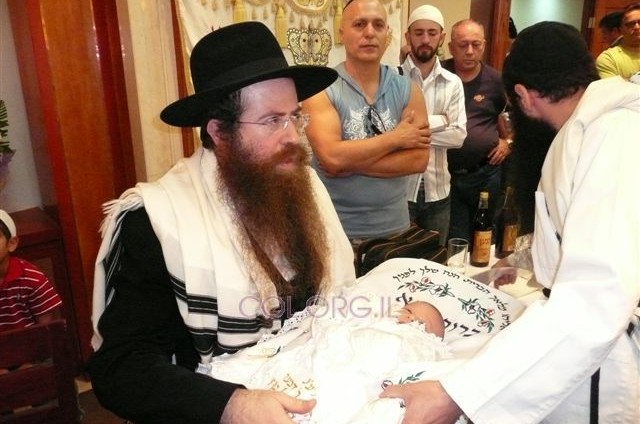 אורחים בברית לבן השליח בבנגקוק