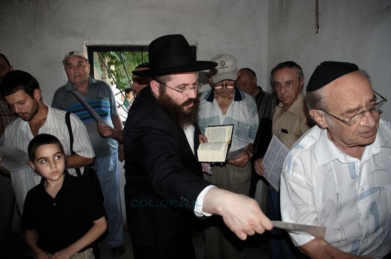 תפילה על ציונו של רבי הלל מפאריטש בחרסון