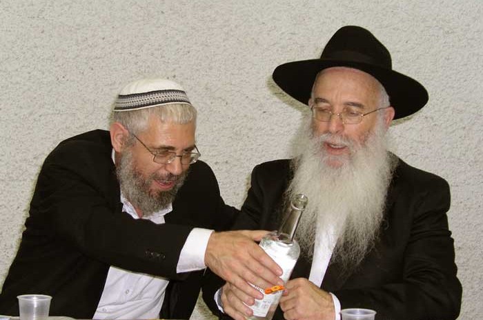 בשבת: הרב מרדכי אלון שהה באהל הק'