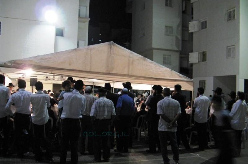 המוני מנחמים בשבעה על מרת רויטל מעודה ע