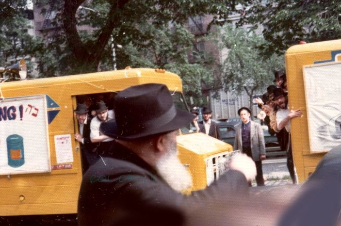 פרסום ראשון: הרבי מעודד את הטנקיסטים ● היו ימים