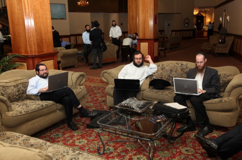 פורצים טורקים פרצו לאתר חב