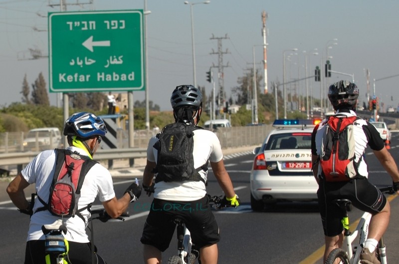 חשד לפגע וברח: גופה נמצאה על הכביש בין בית-דגן וכפר-חב