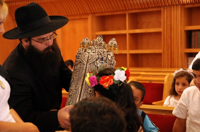 ילדי נאות לון קיבלו את התורה בשמחה ובפנימיות