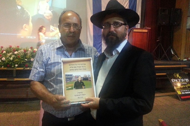 שנה לפיגוע בבורגס: הפצוע אנוש מודה לצעירי חב