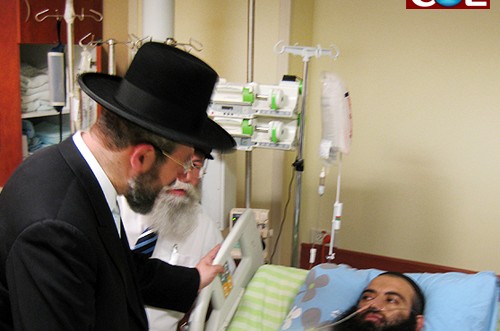 הביקור של הרב דוד לאו אצל השליח שנורה ● וידאו בלעדי 