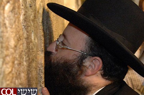 רב הכותל חושף: מה קלינטון לחש במנהרות ● בלעדי
