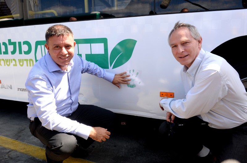 אבי גבאי השר להגנת הסביבה ודני ורדי, מנכ