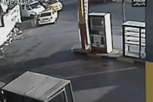 מחבל זרק אבן על ג'יפ, וחוסל ● צפו בתיעוד מהאירוע