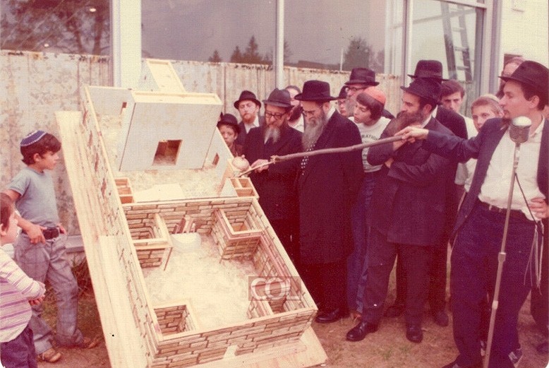 בית-המקדש שנבנה בביתו של ה'חוזר'... 