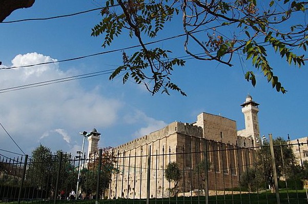 הערבים הגבירו את עוצמת המואזין להפריע לקריאת איכה