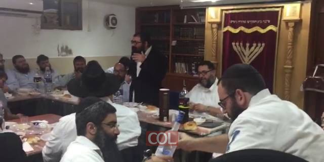 מיכאל טייב מלהיב בהתוועדות