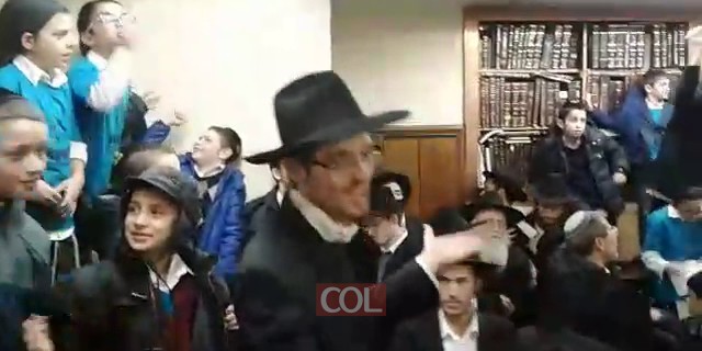 תפילת צעירי השלוחים מרחבי העולם ב770