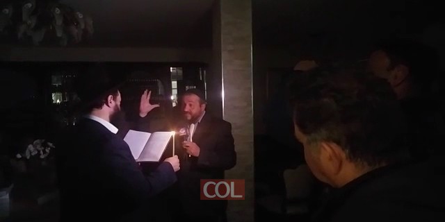 בדיקת חמץ בשידור חי מבית משפחת רוט בירושלים
