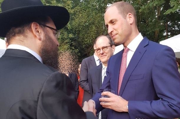 השליח בירך את הדוכס והדוכסית מקיימברידג' בשם העם היהודי