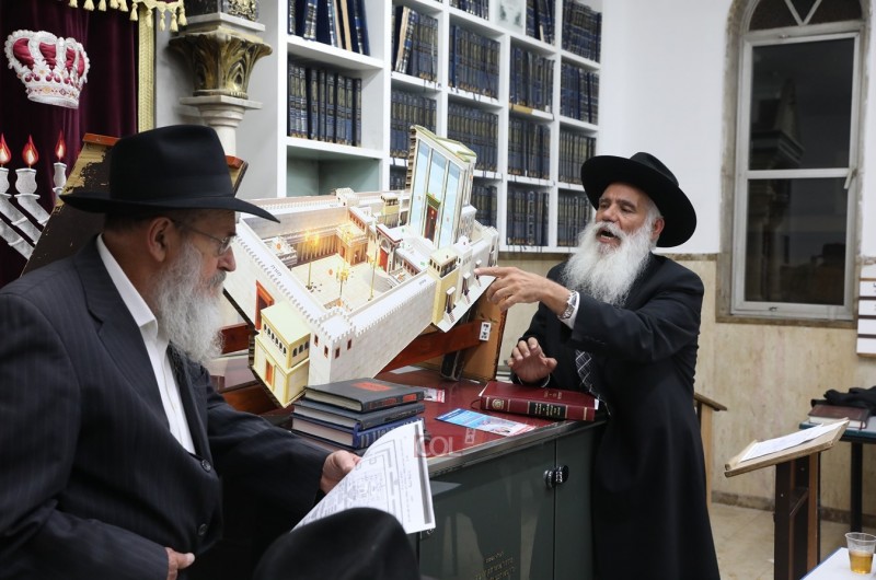 בשיעור גאולה ומשיח בכפר חב