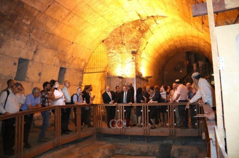  הנהלת משרד החינוך ביקרה בכותל המערבי