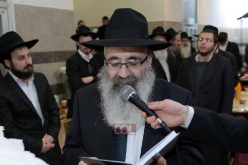 בערב ההצדעה למחנכים: 