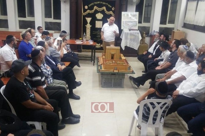 מצגת מרהיבה של בית המקדש בבית חב