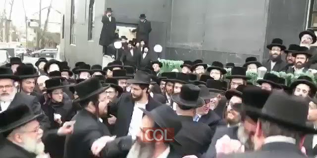 בחסידות סקווער