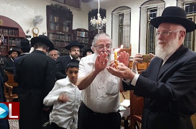 וְדִמְעָתָהּ עַל לֶחֱיָהּ-- קינות בבית הכנסת חב