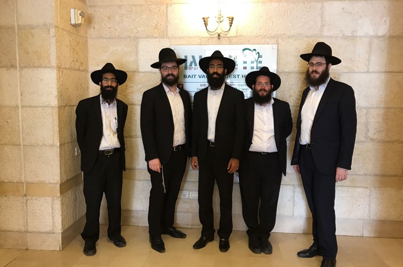 קידוש שם ליובאוויטש: נוכחות חב
