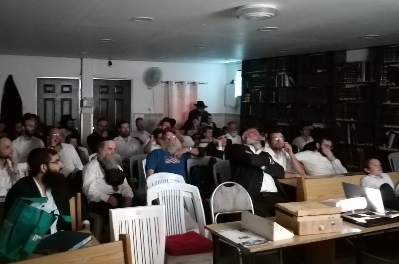 הרב מנחם מקובר בהרצאה מאלפת על בית המקדש בטלז סטון