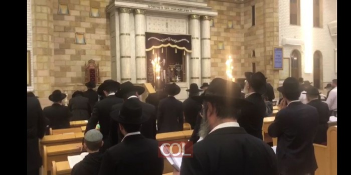 החזן ר' יענקל גלבשטיין בבית מנחם כפר חב