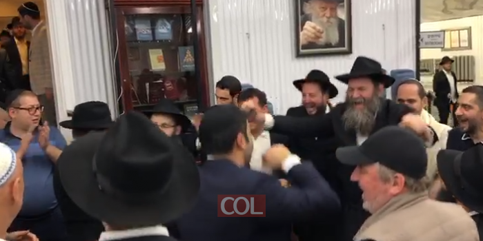 קבוצת הנגידים ממוסקבה בריקוד נלהב במוצאי שבת באוהל הקדוש 