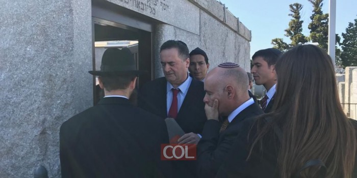 שר החוץ ישראל כץ, באמירת קדיש לע