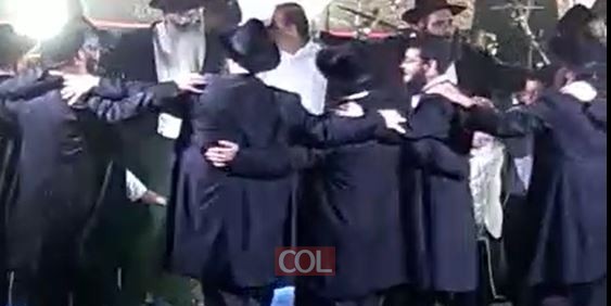 שמחת בית השואבה בכפר סבא עם הזמר החסידי אברהם פריד, נחתמה בריקודים סוערים: כך זה נראה