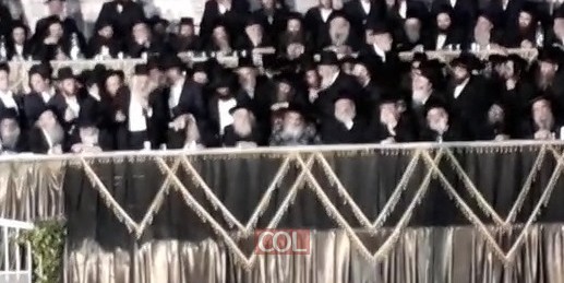הרב לנדא בקבלת הפנים לרבי מסאטמר בבני ברק