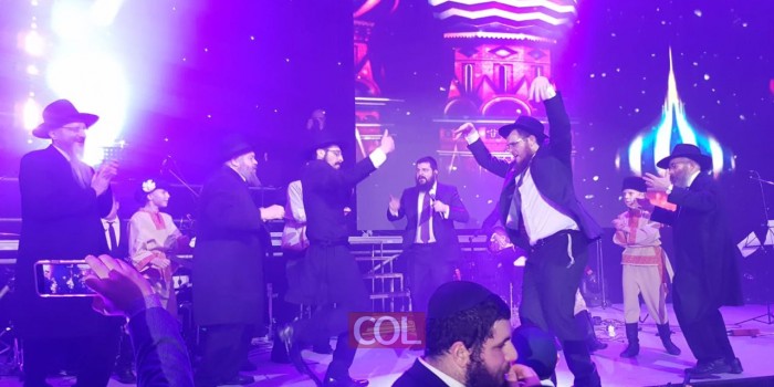 הלהיט שסחף את הרחבה: בני פרידמן והרוסים שרים 'חארשו'