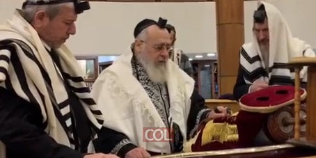 הראשון לציון והרב הראשי לישראל, הגאון הרב יצחק יוסף בברכת 'הגומל' בבית הכנסת 'מרינה רושצ'ה' במוסקבה 