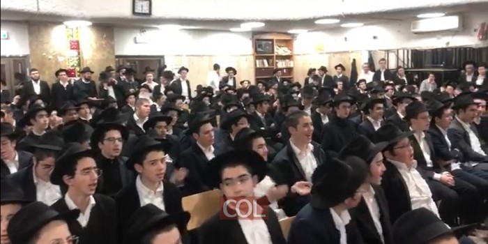 מפעים: מאות תלמידי הישיבה בלוד שרים ומנגנים במעמד חנוכת המקווה החדש. צפו